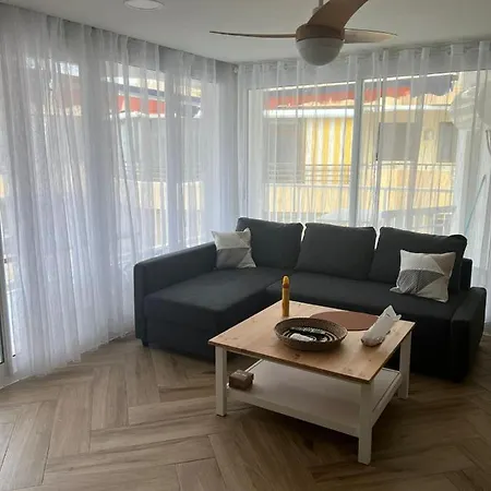 Beachfront With Sea View Apartment *